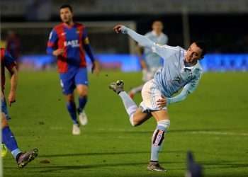 «El césped no nos ayuda a desplegar nuestro fútbol»