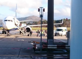 ryanair vigo peinador oferta trabajo tripulante cabina