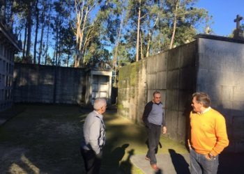 Desatrancada a ampliación do camposanto de Parada