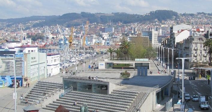 Zona da Laxe onde a Zona Franca ten dous aparcamentos, o robotizado e o do centro comercial. / Foto: VIGOÉ