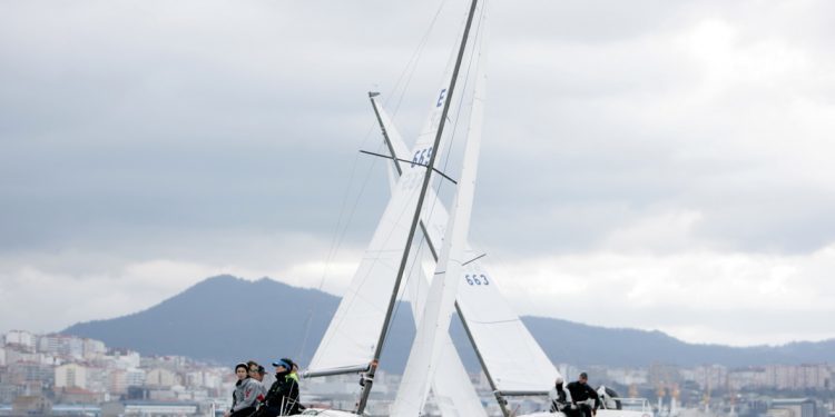 «Abril Verde» se impone entre los J70 en Vigo