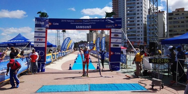 O tudense Gustavo Rodríguez, campión Iberoamericano de Media Distancia