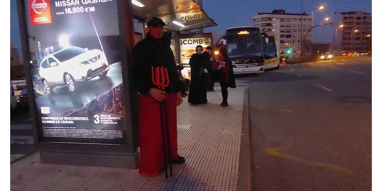 El diablo viaja en autobús