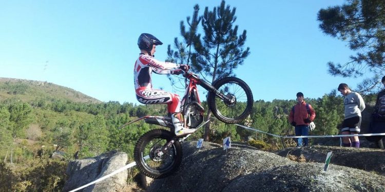 El rosaleiro Gabriel Marcelli, primer líder del Campeonato Gallego de Trial
