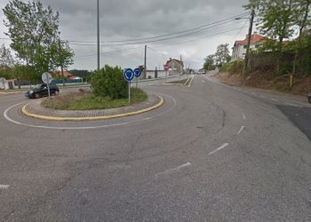 Un ferido nunha colisión entre un autobús escolar e un coche en Nigrán