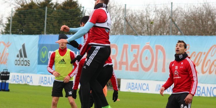 El Celta reconoce y escenifica sus problemas a balón parado