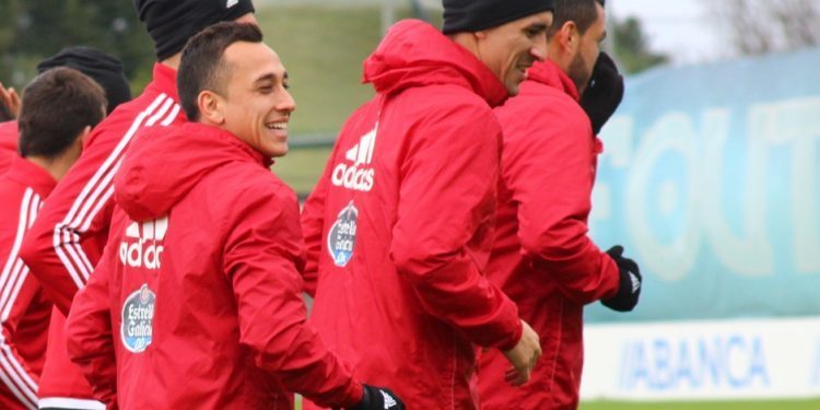 El Valencia sigue a Orellana y a Cabral