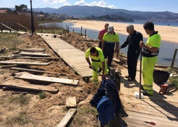 Comienzan las obras de reparación de los accesos a Praia América