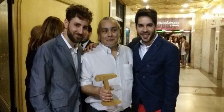 El vigués Carlos Leiro se queda a un paso de ganar el premio ‘Influence Award’