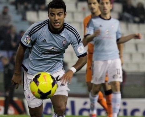 La Liga denuncia a los Riazor Blues por cánticos ofensivos contra Rafinha