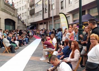 Los comercios de Laxeiro se lanzan a la calle con su segunda pasarela de moda