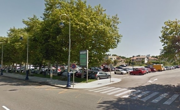 Una persona con discapacidad sin carné causa una colisión múltiple con un coche no adaptado