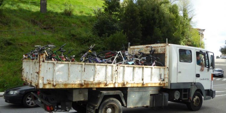 El segundo uso de una bicicleta conlleva una sonrisa de niño