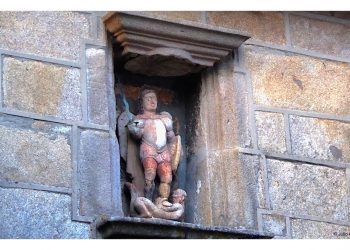 El demonio bajo el pie