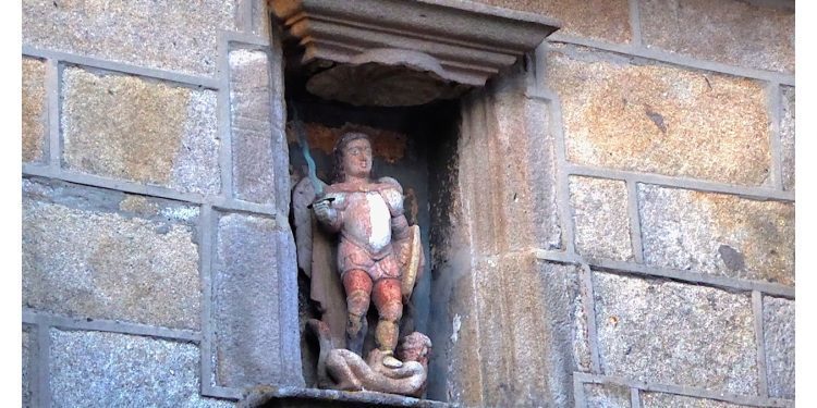 El demonio bajo el pie