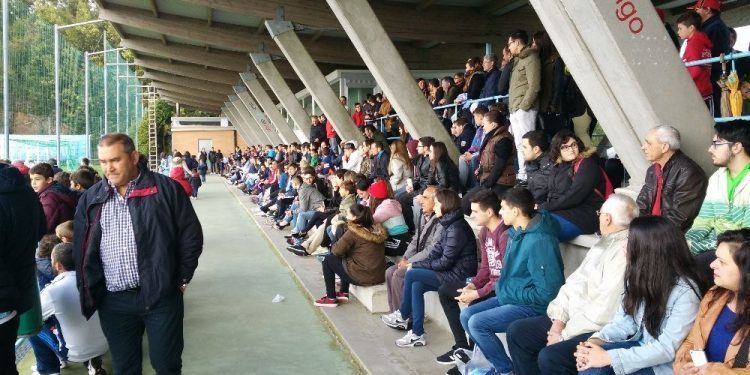Cerca de 250 aficionados impulsan al Celta antes de su asalto por Europa
