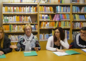 Escolares vigueses recollen fondos para facer un aula na selva de Perú