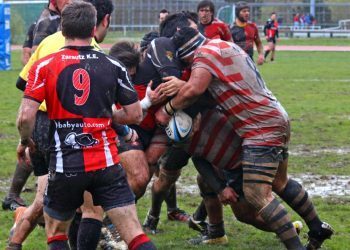 El Blusens Networks planta cara al líder en su despedida de As Lagoas