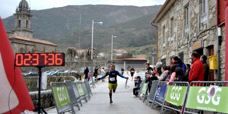 Liébanas gana por cuatro segundos un trail extremo de 25 kilómetros en Oia