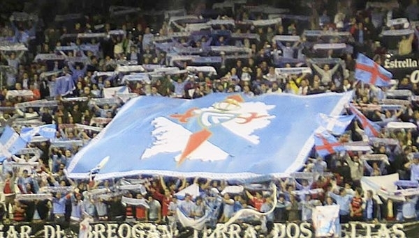 O himno que emocionou a Balaídos e que TVE non ofreceu