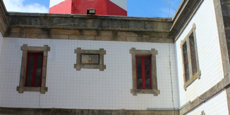 Hotel y museo para el faro de Cabo Silleiro