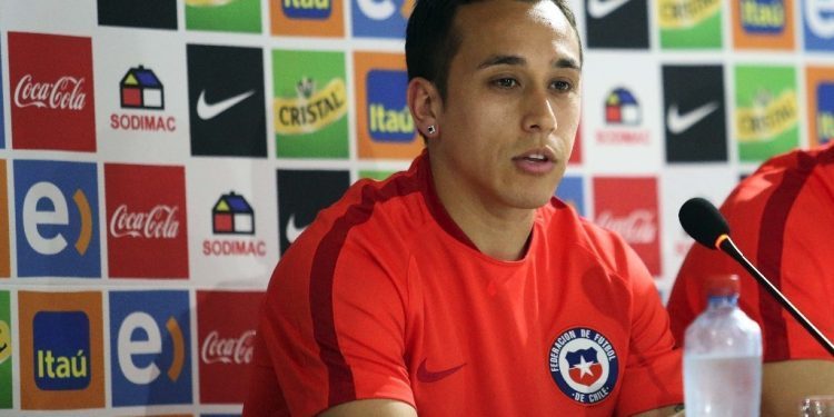 Orellana da el susto con Chile