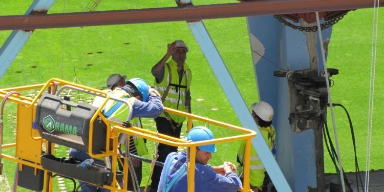 Todo listo para comenzar el desmontaje de la cubierta de Tribuna