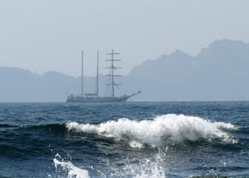 El bergantín goleta «Pogoria» llega a Vigo de arribada