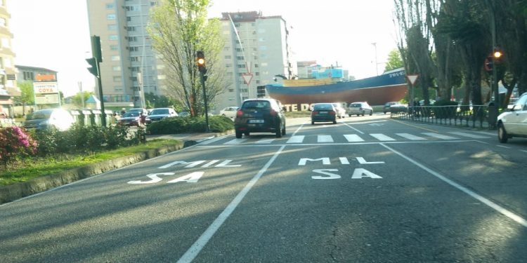 Señales para no perderse en la rotonda de Castelao