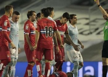 El curioso caso del Tucu: casi cien faltas recibidas y más tarjeteado que Godín o Gabi