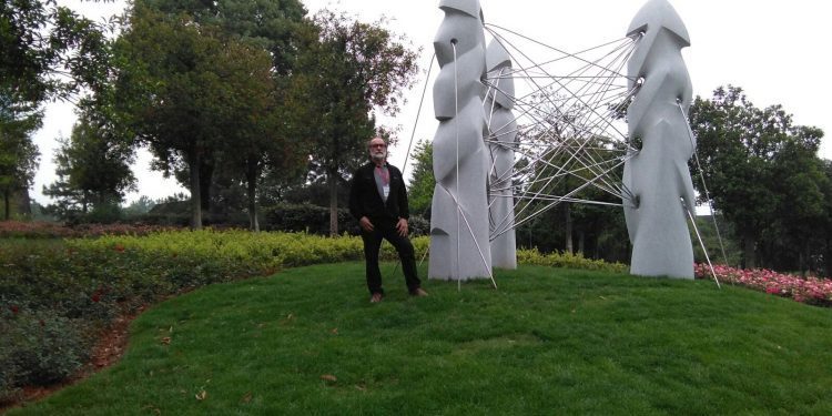 El vigués Xuxo Vázquez sigue conquistando China con sus obras