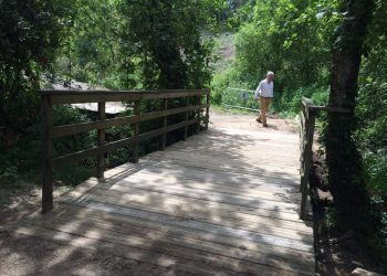Nigrán substitúe as pasarelas do río Muíños e repara a ponte