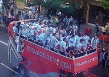 Y la fiesta siguió en Praza América