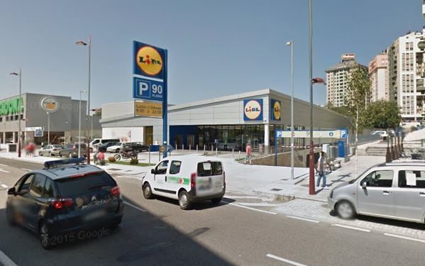Cazan robando en un supermercado de Vigo a un hombre requerido por la Justicia