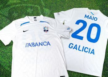 A camiseta da selección galega recupera a cor branca da orixinal do 1922