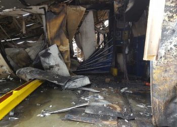 Comeza o baleirado dos depósitos de amoniaco da nave de Moaña