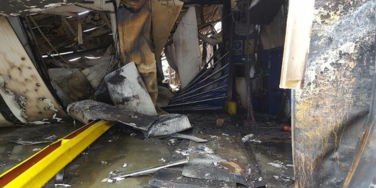 Comeza o baleirado dos depósitos de amoniaco da nave de Moaña