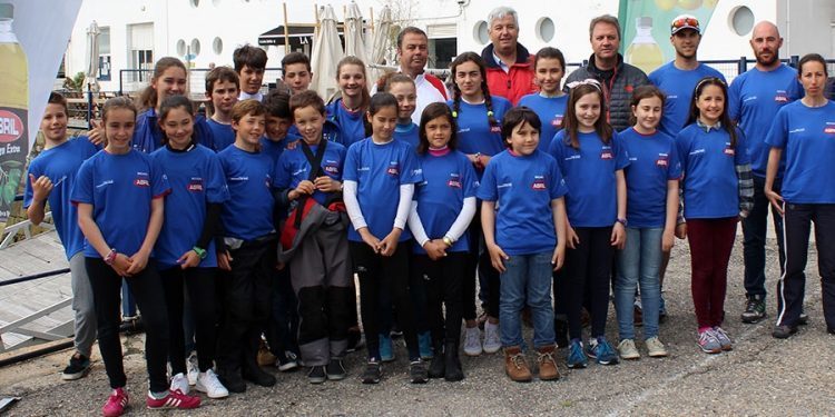 Una flota de 150 barcos tomará la ría para la III Regata Aceites Abril