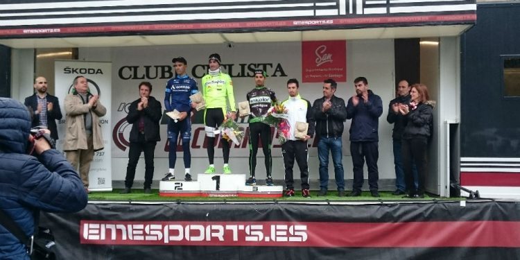 José Manuel Gutiérrez le da la victoria al Rías Baixas en Santiago