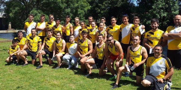 El Club Náutico O Muiño vence en el Descenso del Umia