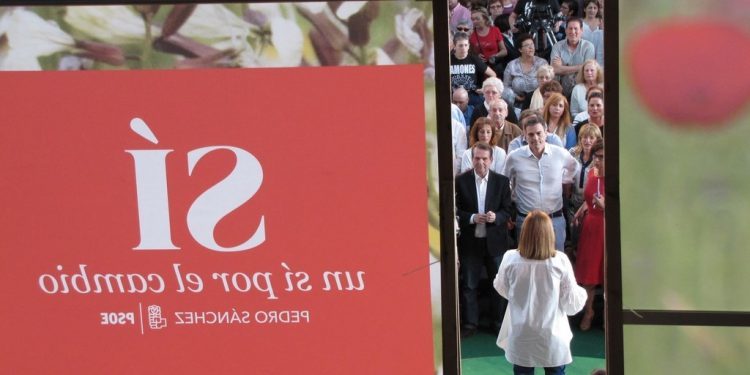Pedro Sánchez pide a los vigueses que voten «con sentidiño»