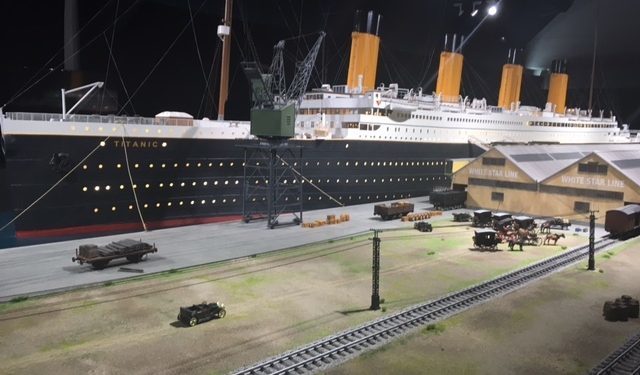 El «Titanic» recala en Vigo