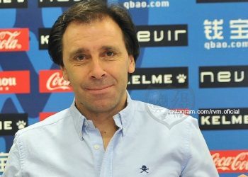 Miñambres se despide del Rayo: «No me voy por dinero ni por la categoría»