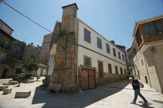 Dibujo y pintura en el Aula UNED de Vigo