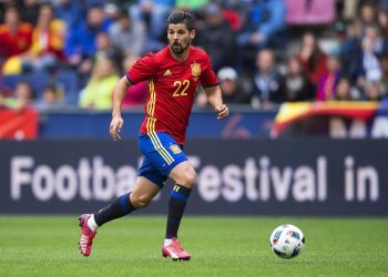 Nolito, de menos a más, no puede evitar la derrota de España