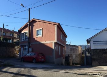 O Concello soterra o tendido eléctrico no cruceiro de San Pedro