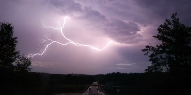 Más de 4.000 rayos sobre Galicia en apenas ocho horas