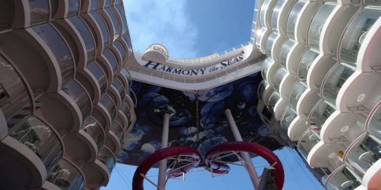 «Harmony of the Seas», el crucero de los toboganes sin límite