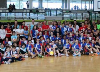 Más de 700 niños cierran su participación en el programa de escuelas deportivas