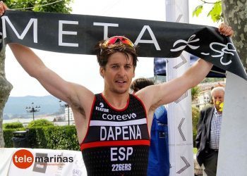 María Ortega e Pablo Dapena proclámanse campións do Tríatlon Atlántico-Baiona
